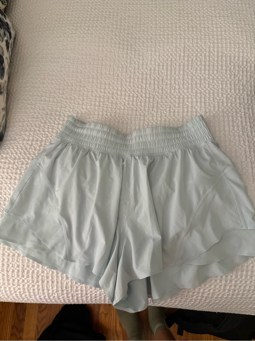 Lululemon shake it out high rise running short 2.5”